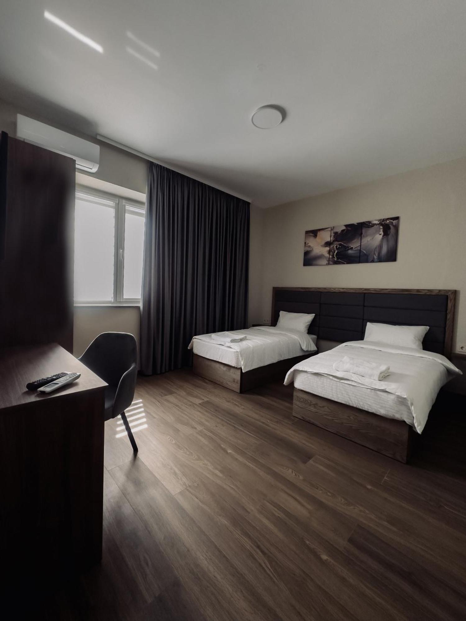 Nesvit Hotel キエフ エクステリア 写真